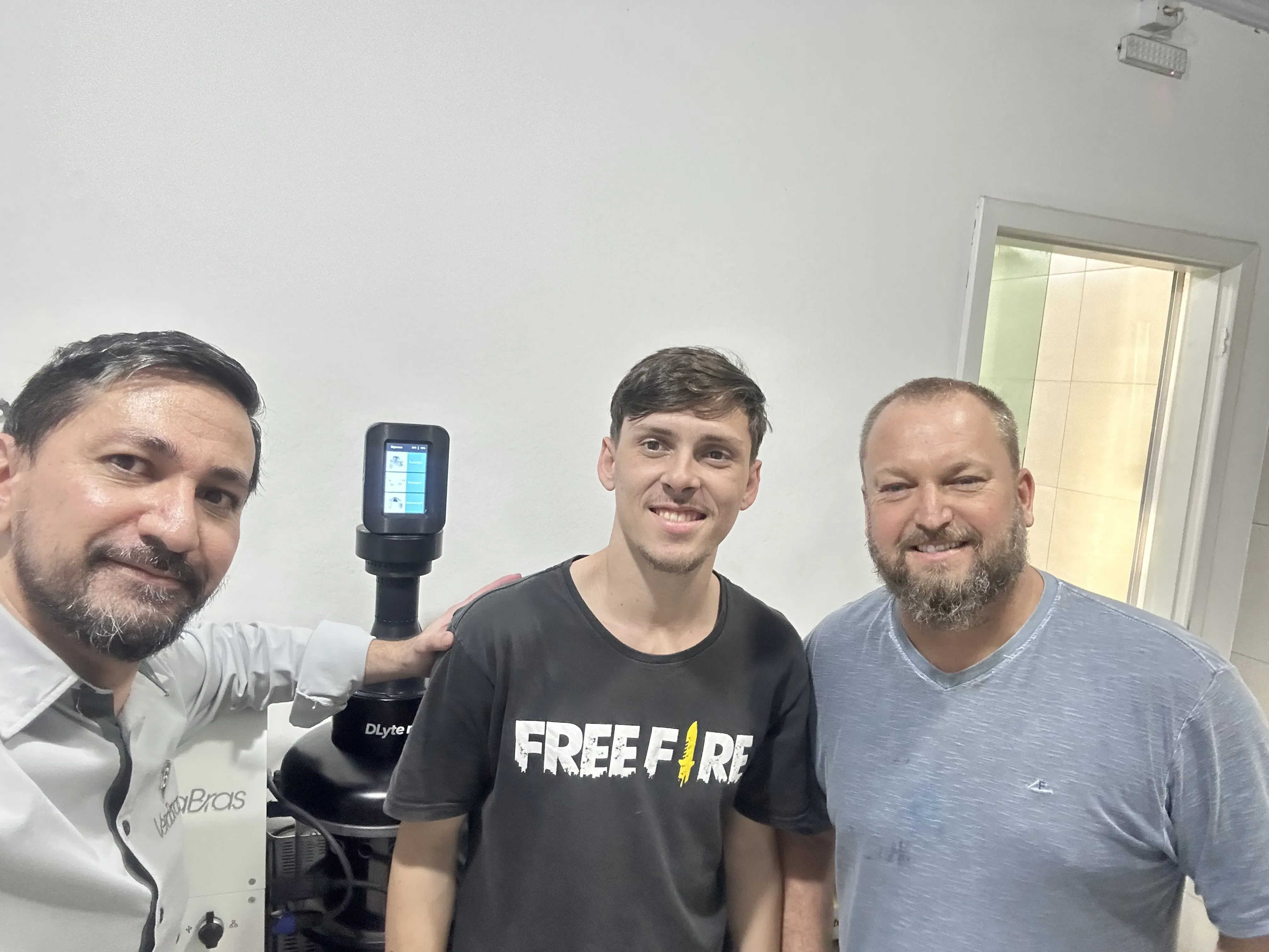 Venda real DLyte Mini para o laboratório Santos & Santos